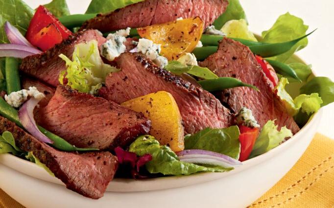 Champagne Steak Salad with Blue Cheese